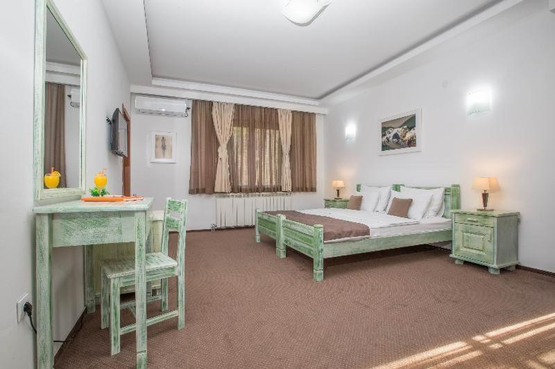 Hotel Trim Nikšić Quarto foto